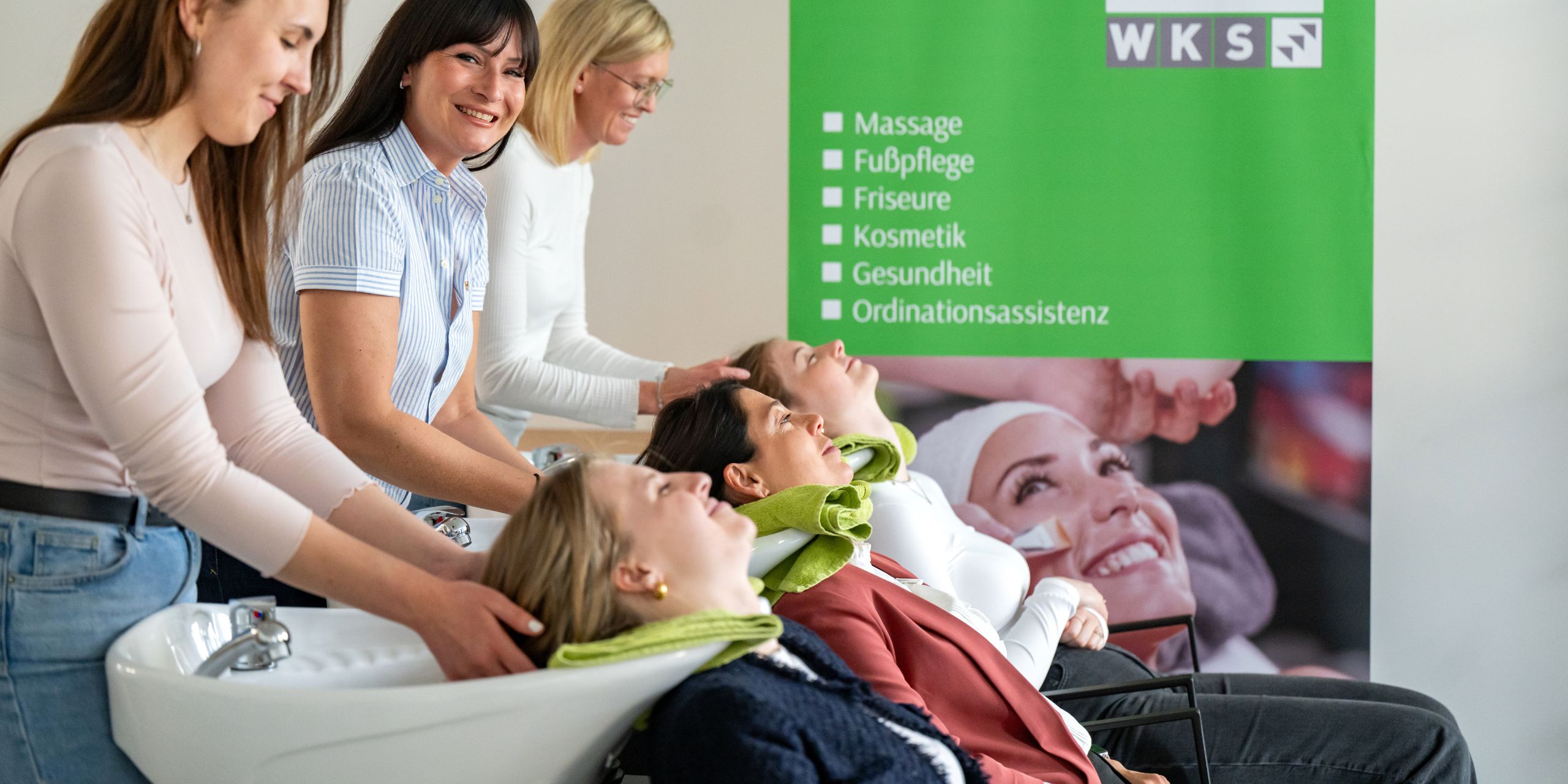 Grafik für -Karriere mit Stil: Friseurausbildung im WIFI Salzburg